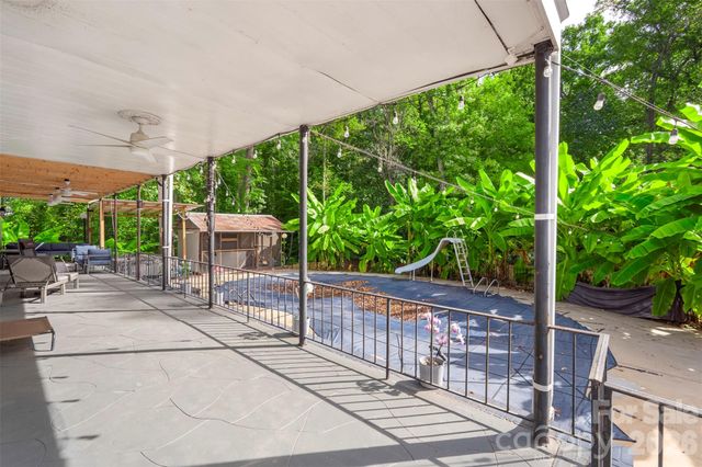 2221 Glenwood Drive, Gastonia, NC 28054