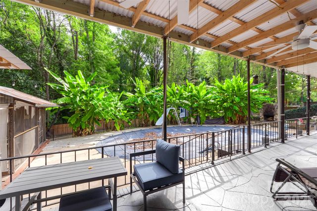 2221 Glenwood Drive, Gastonia, NC 28054