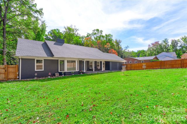 2221 Glenwood Drive, Gastonia, NC 28054