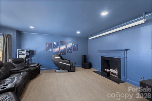 2221 Glenwood Drive, Gastonia, NC 28054