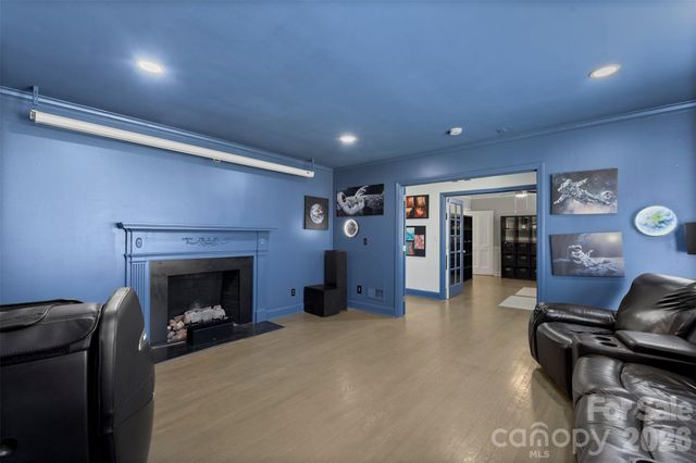 2221 Glenwood Drive, Gastonia, NC 28054