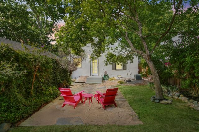 1828 Beverly Way, Sacramento, CA 95818