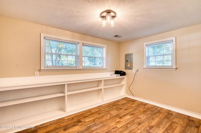 1618 Whittaker Rd, Crestwood, KY 40014
