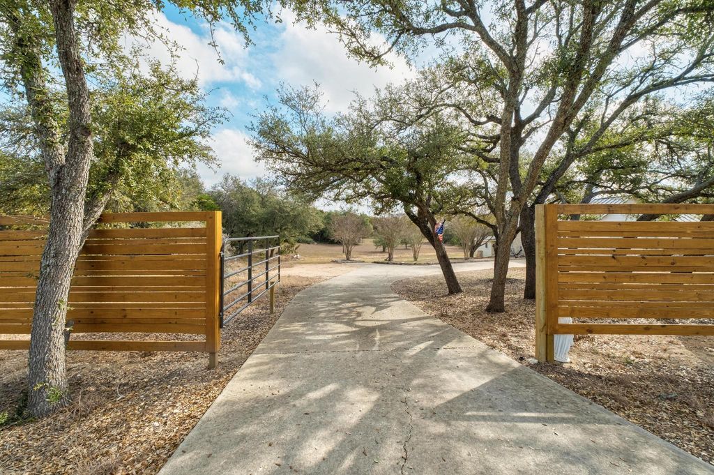 1021 Westland Ridge RD, Dripping Springs, TX 78620