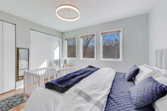 2502 N Bosworth Avenue, Chicago, IL 60614