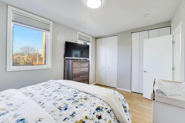 2502 N Bosworth Avenue, Chicago, IL 60614