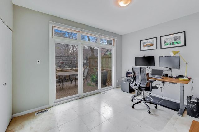 2502 N Bosworth Avenue, Chicago, IL 60614