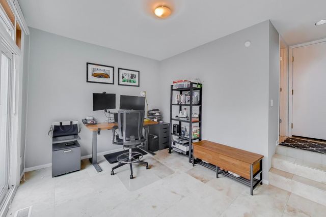 2502 N Bosworth Avenue, Chicago, IL 60614