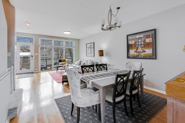 2502 N Bosworth Avenue, Chicago, IL 60614