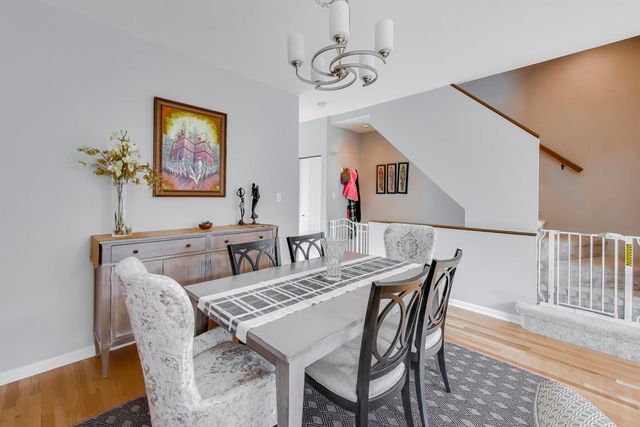 2502 N Bosworth Avenue, Chicago, IL 60614