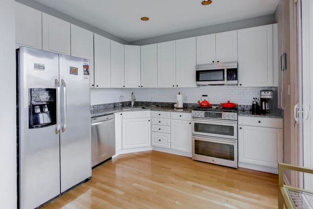 2502 N Bosworth Avenue, Chicago, IL 60614