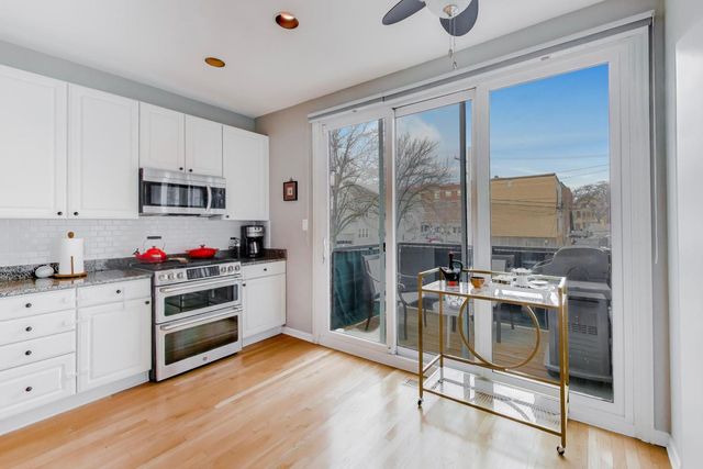 2502 N Bosworth Avenue, Chicago, IL 60614