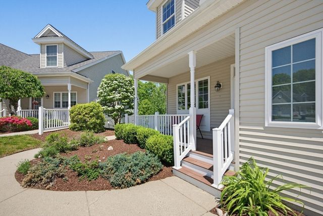 65 Grey Wolf Drive 65, Franklin, MA 02038