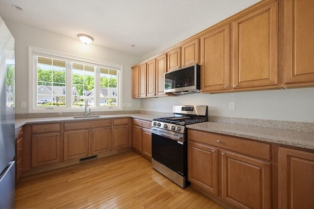 65 Grey Wolf Drive 65, Franklin, MA 02038