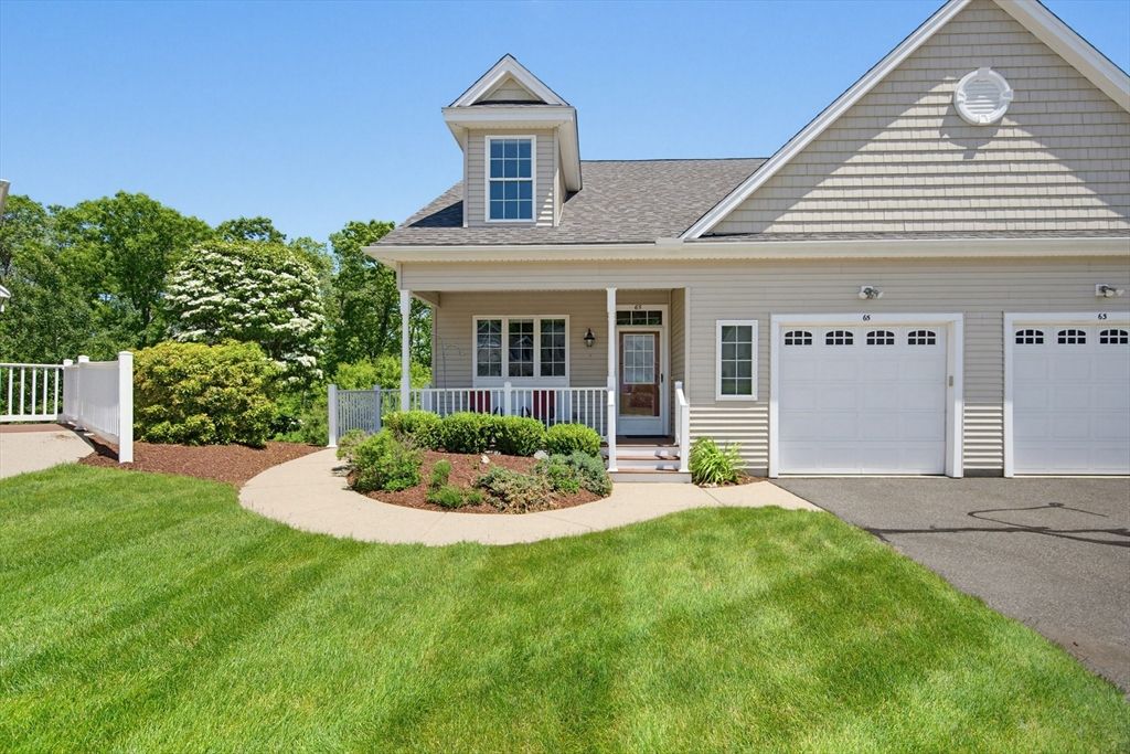 65 Grey Wolf Drive 65, Franklin, MA 02038