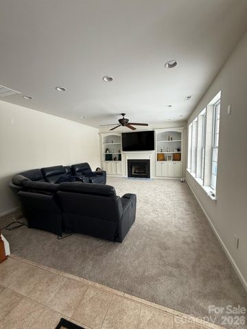 4035 Caldwell Ridge Parkway, Charlotte, NC 28213