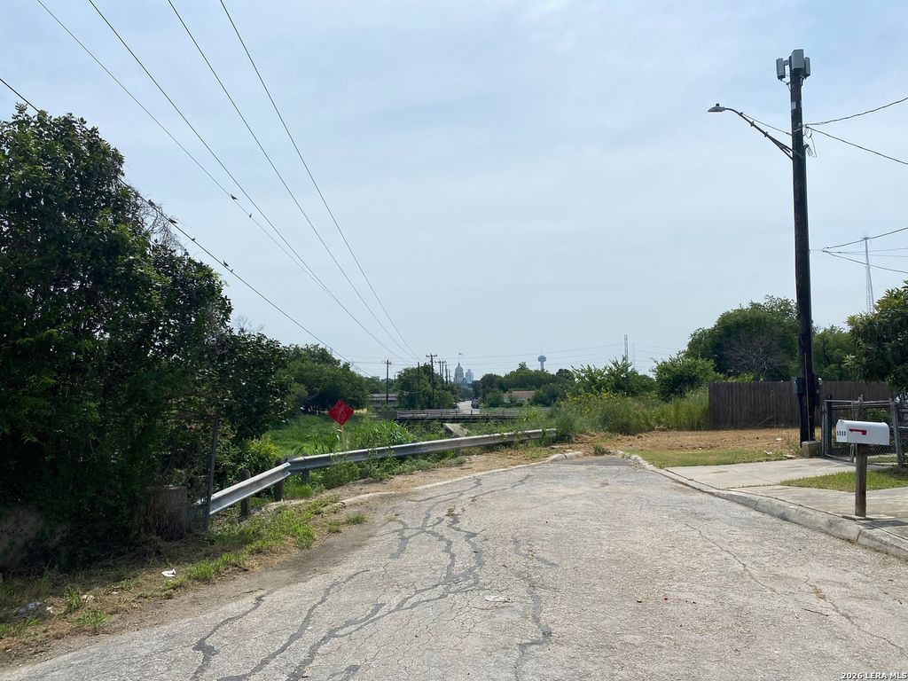 1315 MONTEREY ST, San Antonio, TX 78207
