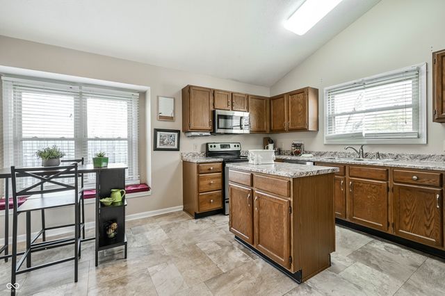 8802 Saddle Court, Indianapolis, IN 46256