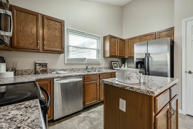 8802 Saddle Court, Indianapolis, IN 46256