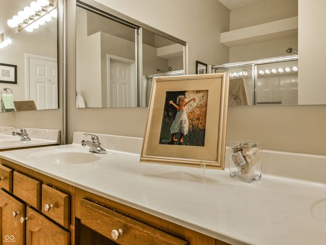 8802 Saddle Court, Indianapolis, IN 46256