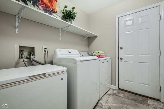 8802 Saddle Court, Indianapolis, IN 46256