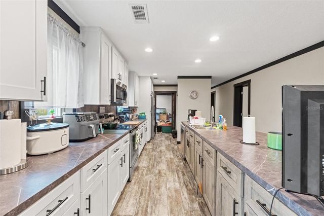36848 8TH AVENUE, Zephyrhills, FL 33541