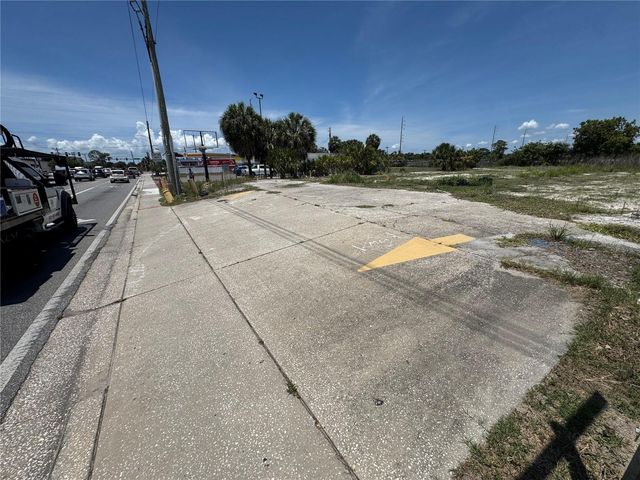 8725 W WATERS AVENUE, Tampa, FL 33615