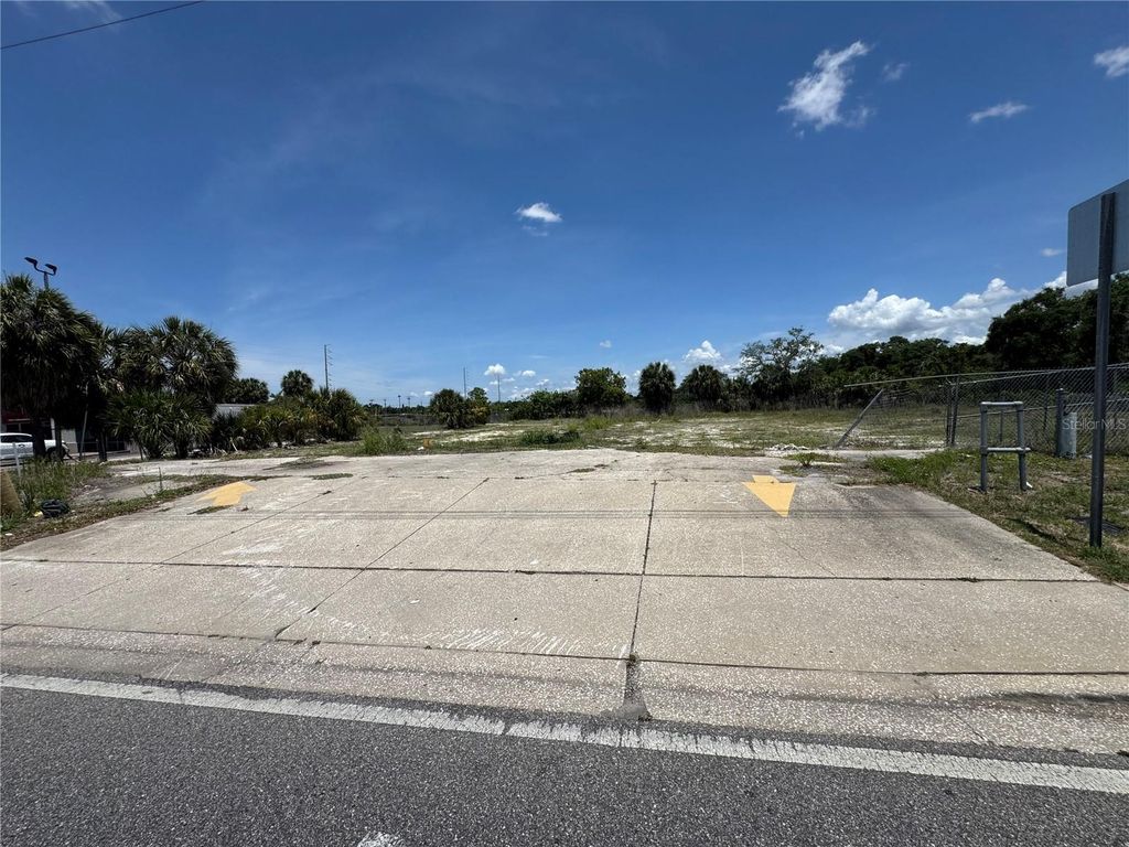 8725 W WATERS AVENUE, Tampa, FL 33615