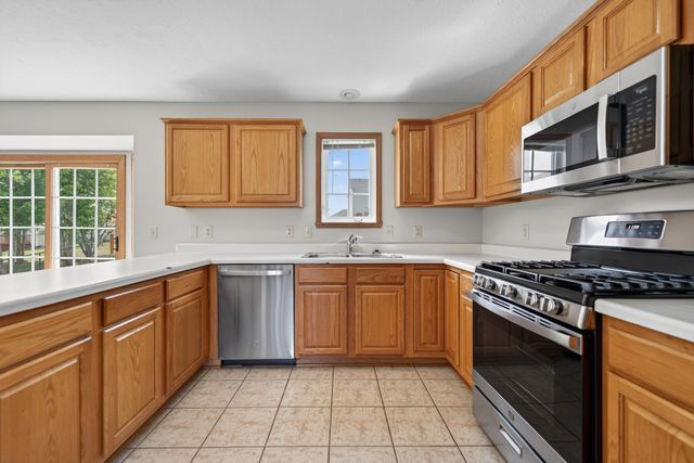 676 ELBERON Way, Roscoe, IL 61073