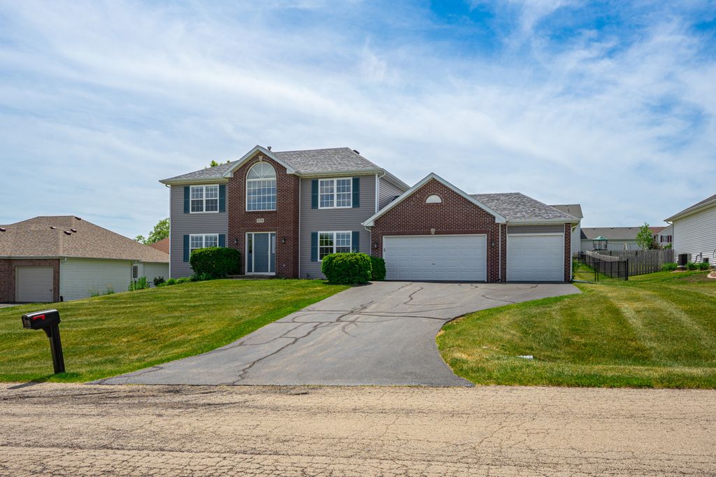 676 ELBERON Way, Roscoe, IL 61073