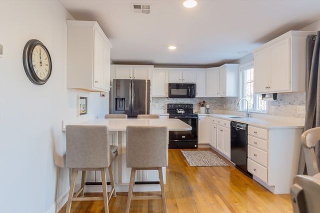 32 Hedge Rd C, Plymouth, MA 02360