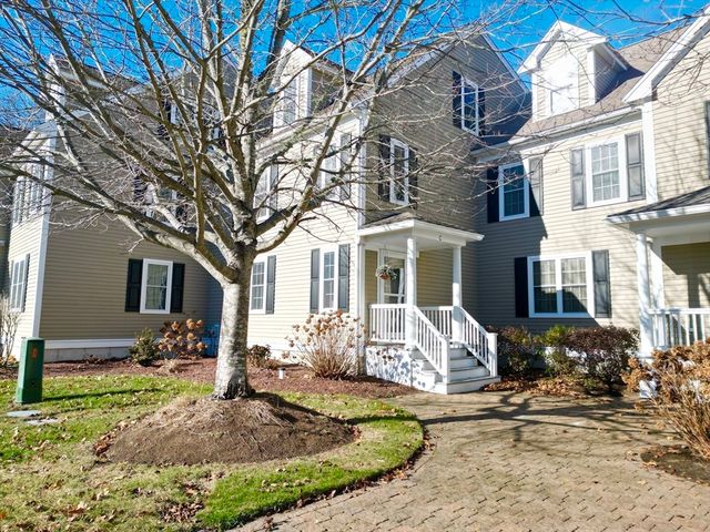 32 Hedge Rd C, Plymouth, MA 02360