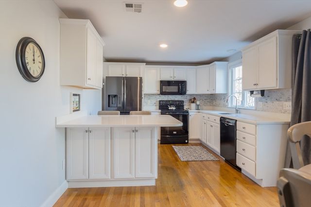 32 Hedge Rd C, Plymouth, MA 02360