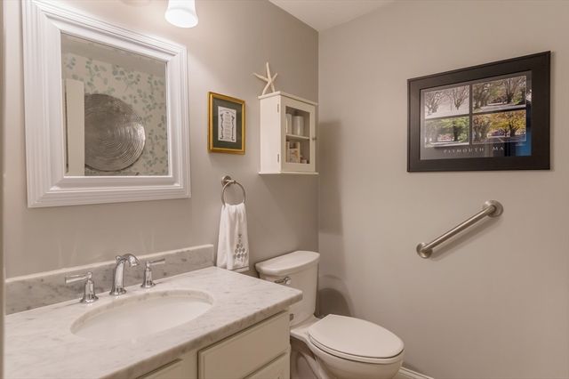 32 Hedge Rd C, Plymouth, MA 02360