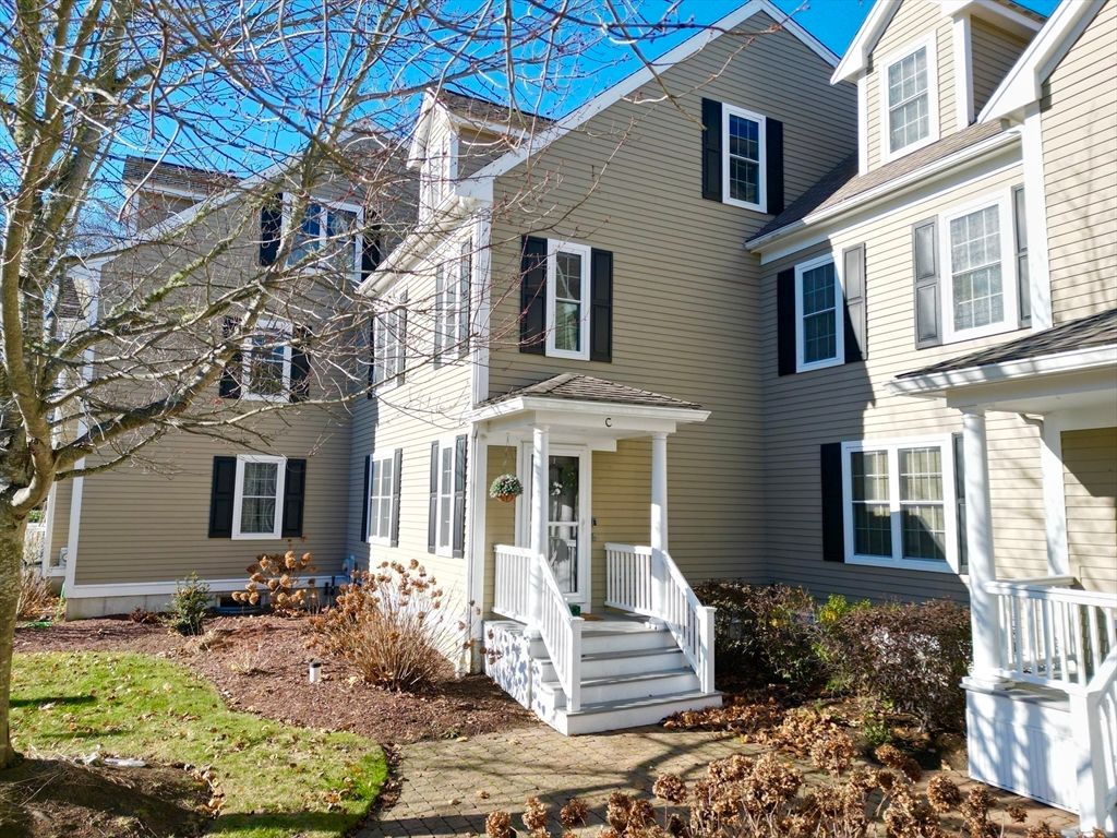32 Hedge Rd C, Plymouth, MA 02360
