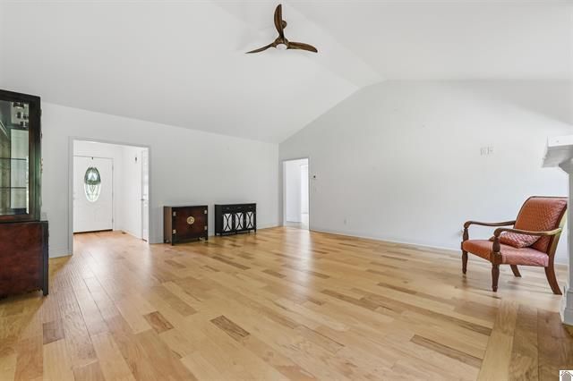 220 Meadow Ridge Court, Paducah, KY 42003