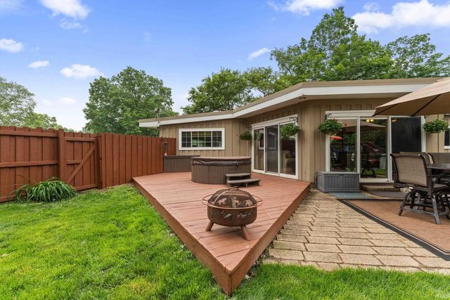 61560 Druid Lane, South Bend, IN 46614