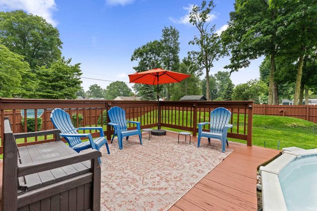 61560 Druid Lane, South Bend, IN 46614