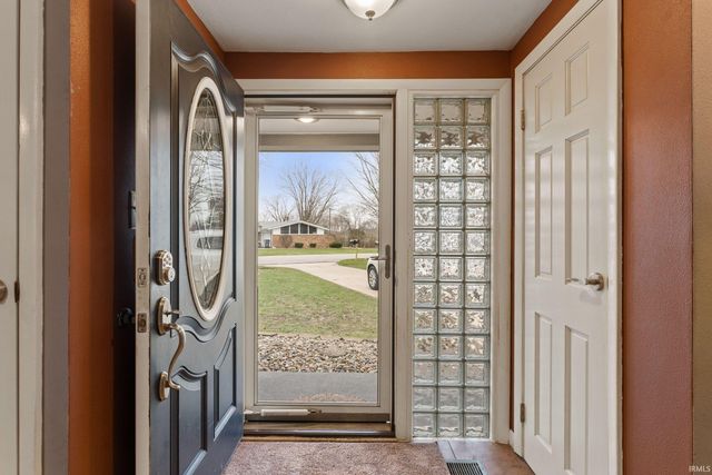 61560 Druid Lane, South Bend, IN 46614