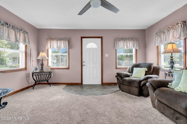 1 Krueger Place, Middletown, NJ 07748