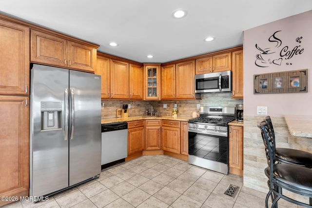 1 Krueger Place, Middletown, NJ 07748