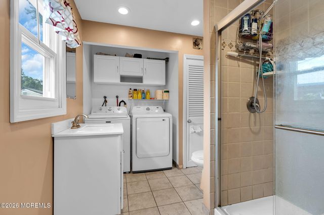 1 Krueger Place, Middletown, NJ 07748