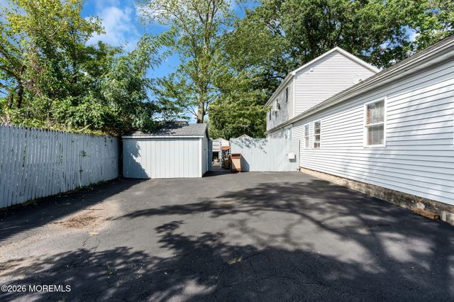 1 Krueger Place, Middletown, NJ 07748