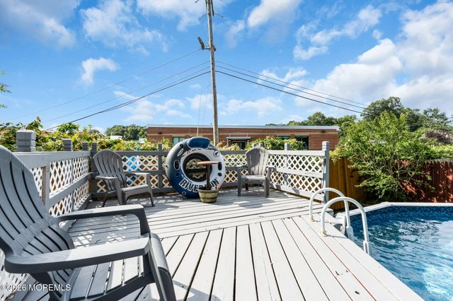 1 Krueger Place, Middletown, NJ 07748