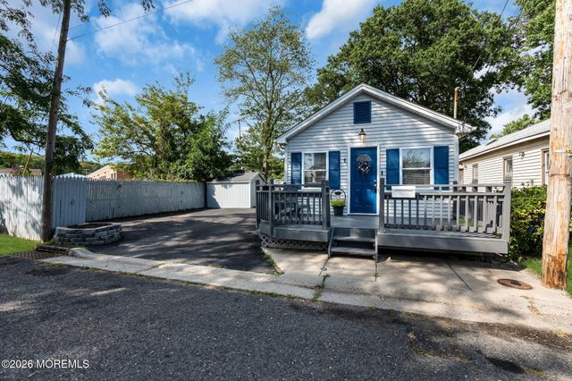 1 Krueger Place, Middletown, NJ 07748