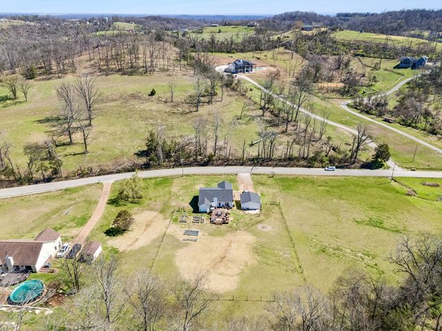 1245 Cliff Amos Rd, Spring Hill, TN 37174