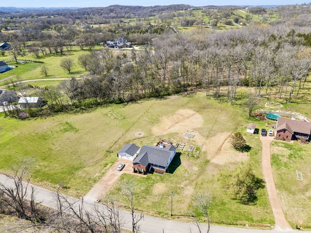 1245 Cliff Amos Rd, Spring Hill, TN 37174