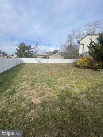 2 PRIMROSE DR, Sicklerville, NJ 08081