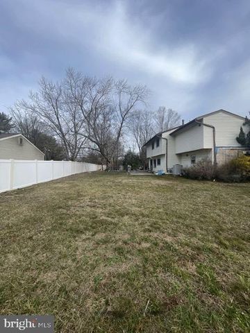 2 PRIMROSE DR, Sicklerville, NJ 08081