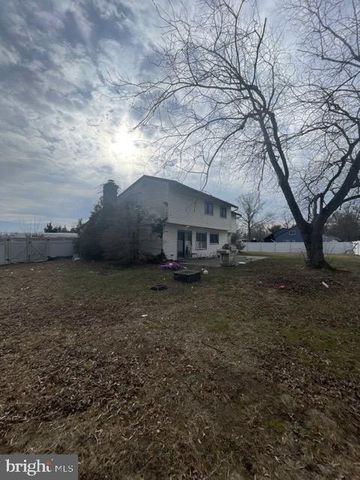 2 PRIMROSE DR, Sicklerville, NJ 08081